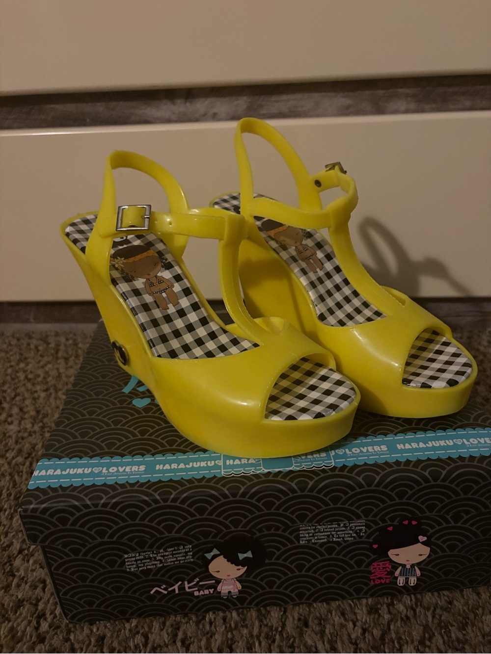 Harajuku Lovers Size 8 Yellow Quin Heels